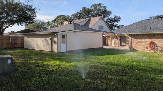 Building Photo - 21355 Park Tree Ln