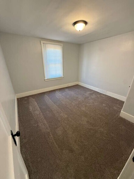 Building Photo - 1606 Woodmont Ave