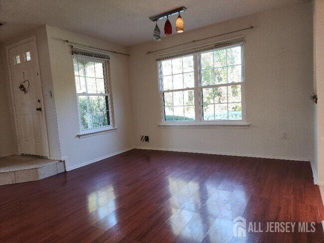 Building Photo - 4 Covington Ct