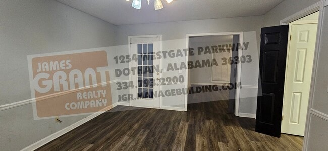 Building Photo - 211 Plantation Rd