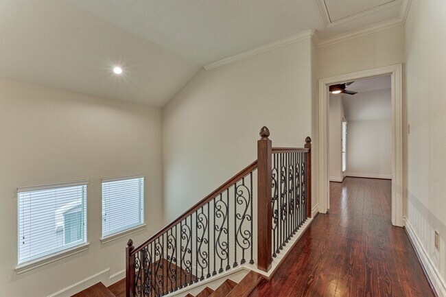 Building Photo - 11 Olmstead Row