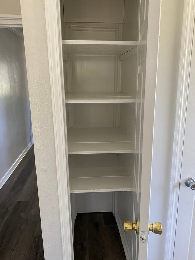 Building Photo - Beautiful 1/1 Duplex in Biloxi, MS