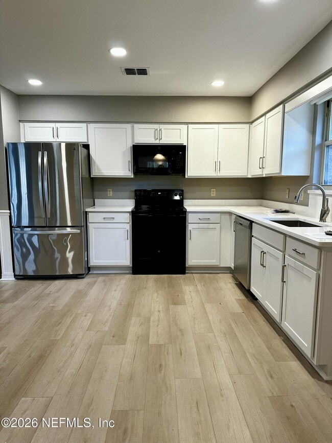 Building Photo - 2245 Brentfield Rd W