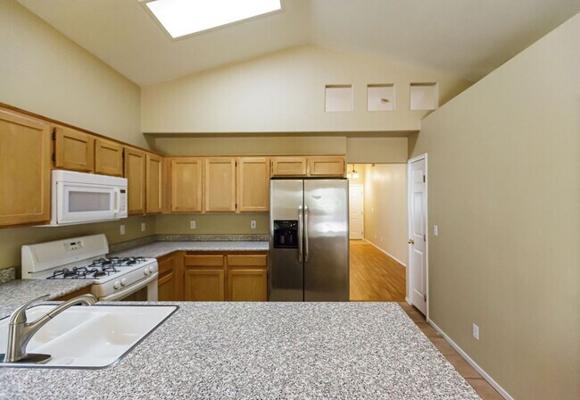 Building Photo - 1 Story home located in Silverado Ranch