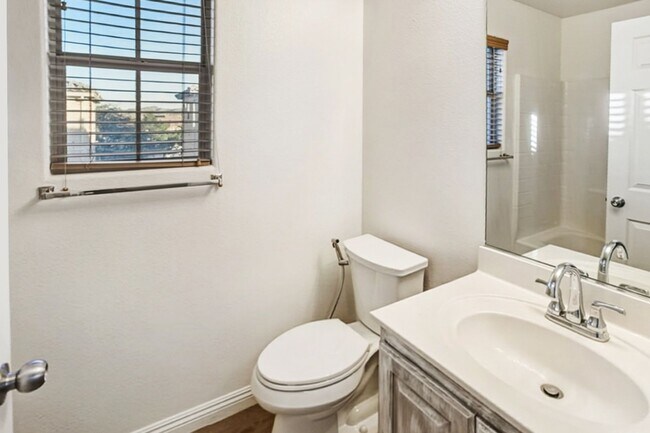 Building Photo - Beautiful 3 Bed Home With 3 Full Baths And Bed and Full Bath On 1st Floor