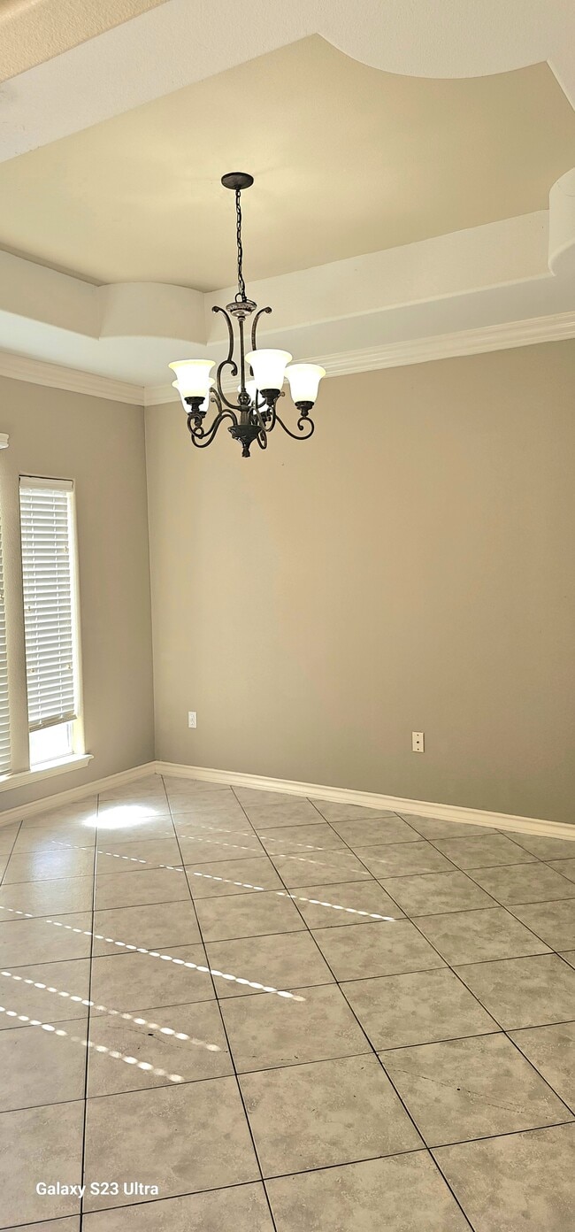 Building Photo - 6214 Manresa Dr