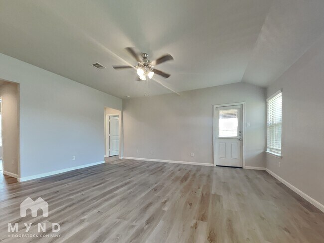 Building Photo - 3210 Sumac Dr