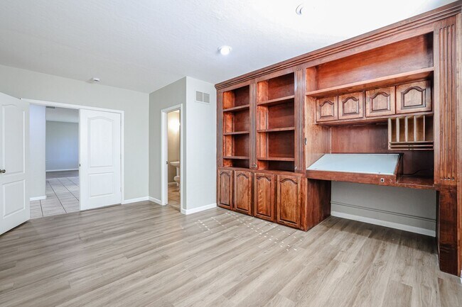 Building Photo - COMING SOON!! INCREDIBLE 5-BEDROOM 3 BATH, ALMOST 4000 SFT IN CORE CHANDLER