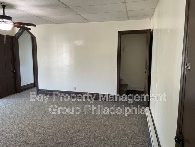 Building Photo - 1 S Main St