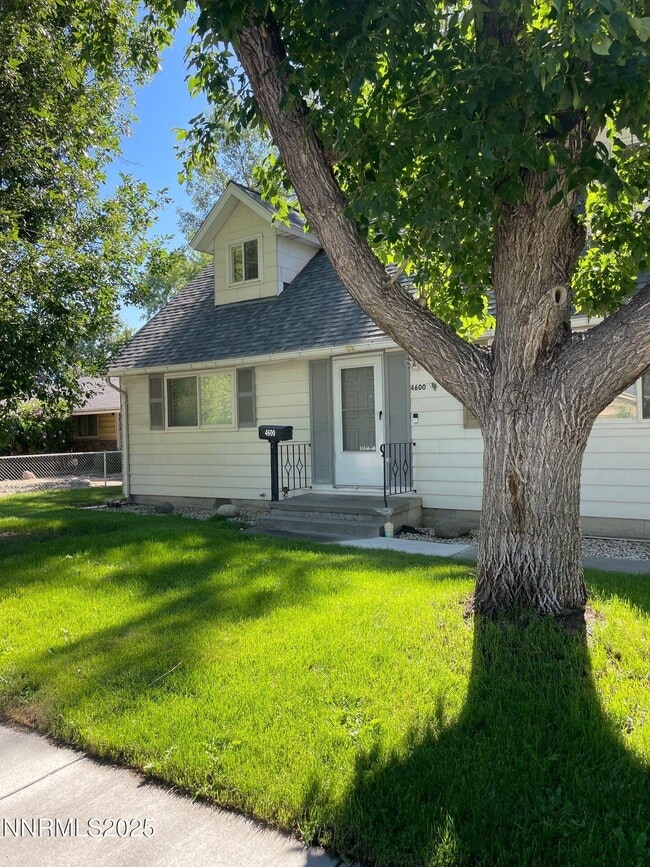 Building Photo - 4600 Azalea Dr