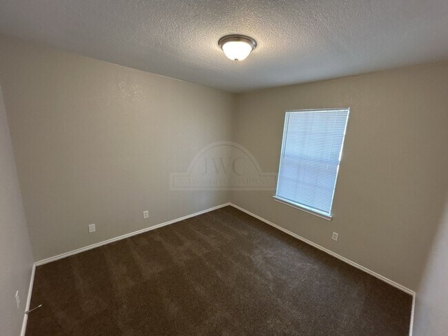 Building Photo - 4507 Lonesome Dove Dr