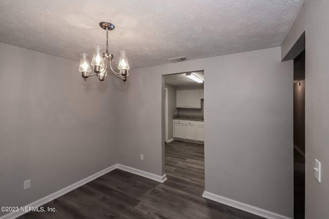 Building Photo - 5316 Arrowsmith Rd