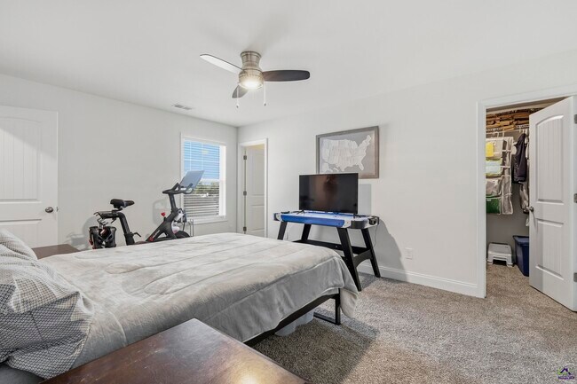 Building Photo - 614 Samantha Brooke Way