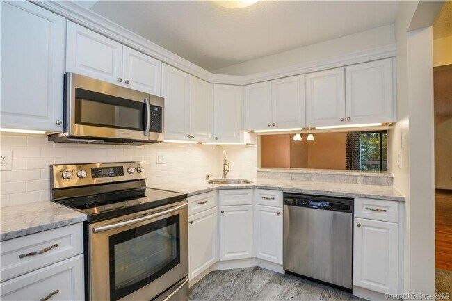 Building Photo - 9 Red Stone Way