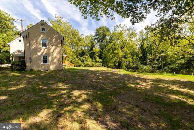 Building Photo - 2315 Hickory Rd