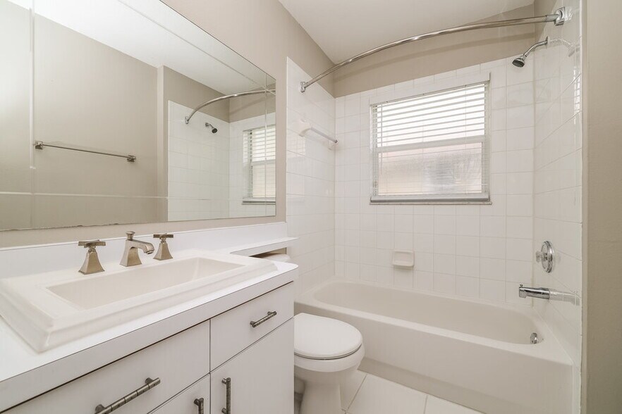 Building Photo - 8642 Manassas Rd