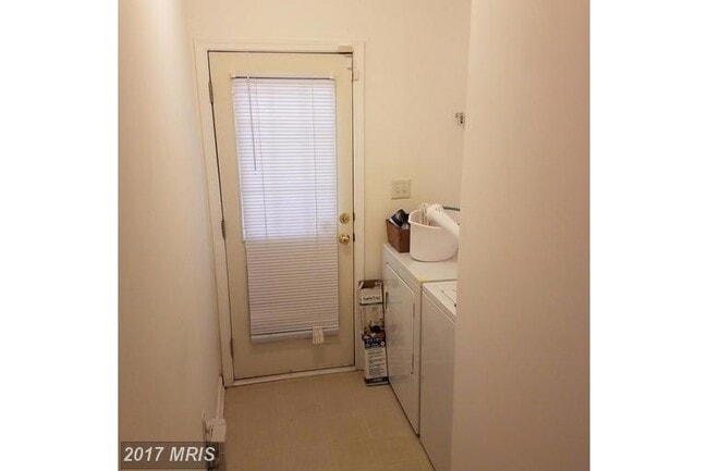 Building Photo - Charming 3-Bedroom Townhome in Glen Burnie...