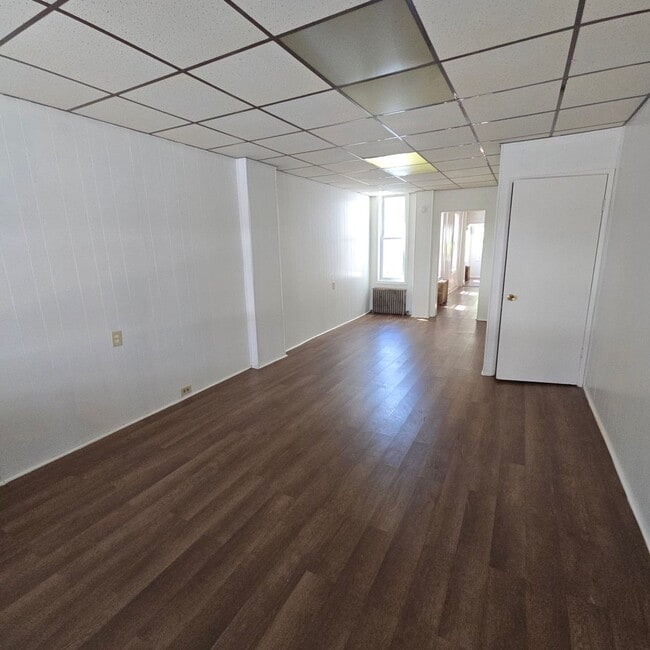 Primary Photo - 1144 Cotton St