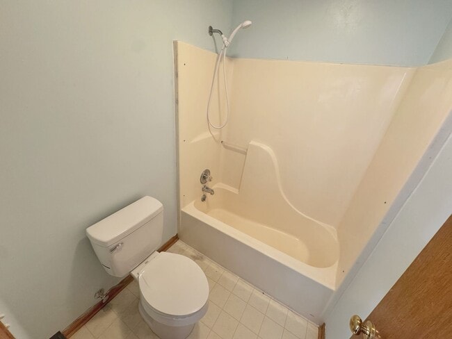 Building Photo - Comfortable Living