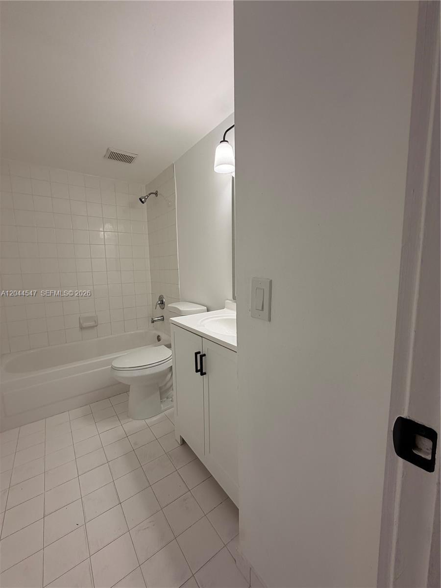 Building Photo - 7000 NW 173rd Dr