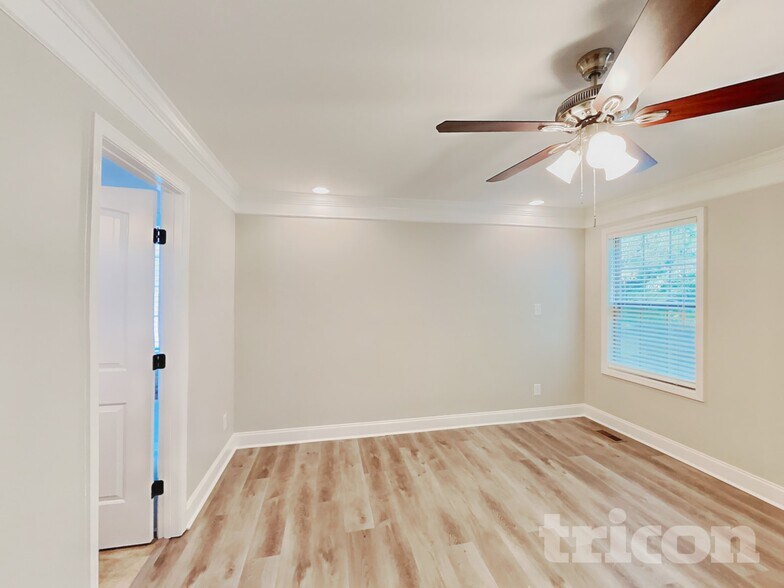 Building Photo - 646 Fox Hound Dr