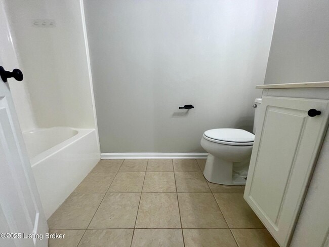 Building Photo - 11115 Meadow Chase Ct