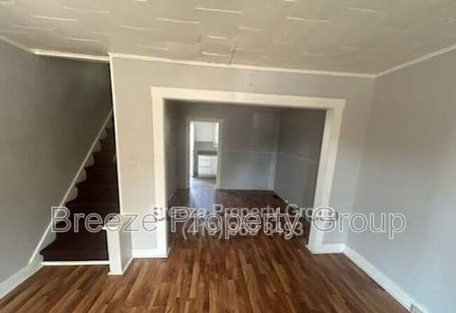 Building Photo - 517 E Vine St