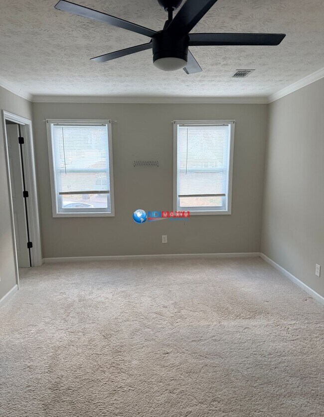 Building Photo - Newly RENOVATED 4-bedroom house, finish basement in Lilburn