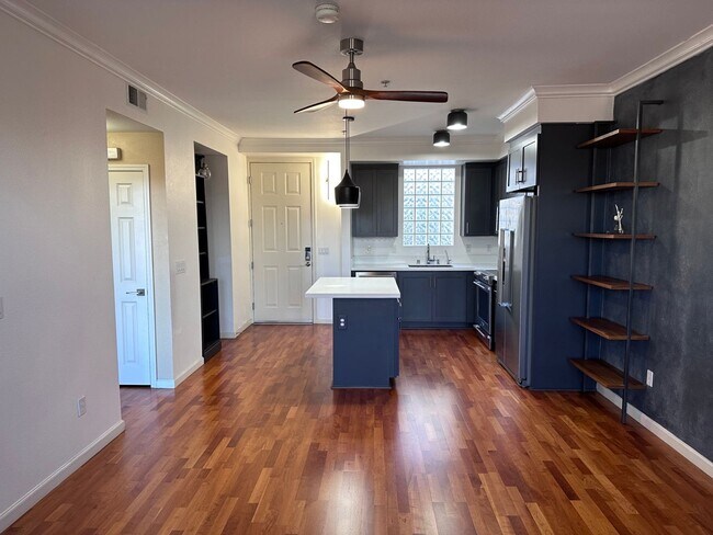 Building Photo - Gorgeous Modern 2 Bedroom 2 Bath Condo in San Jose's Japantown!