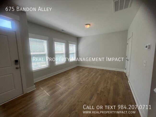 Building Photo - 675 Bandon Aly