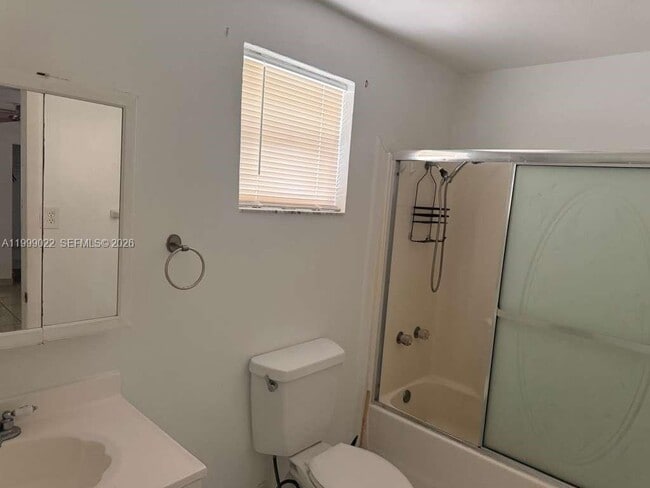 Building Photo - 6833 SW 20th Ct