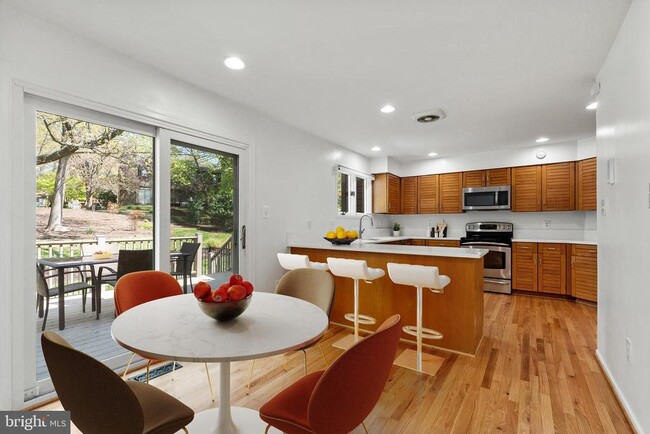 Building Photo - 10849 Whiterim Dr