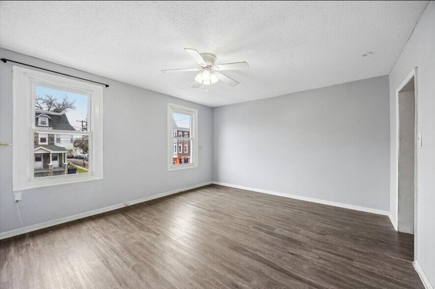 Building Photo - 402 Lyceum Ave
