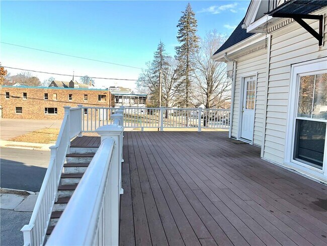 Building Photo - 90 Spring St