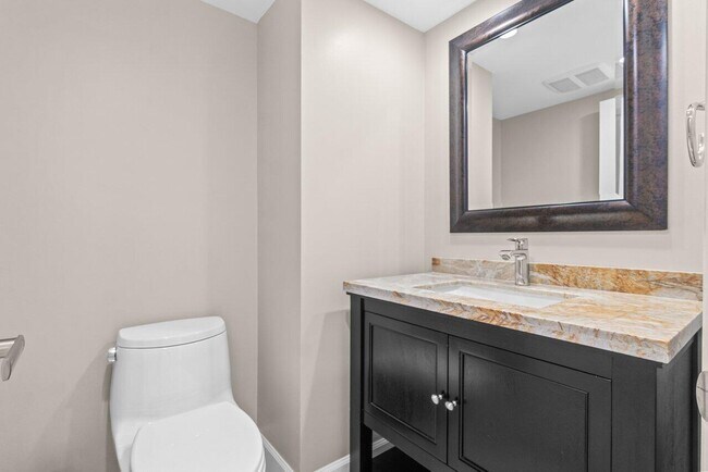 Building Photo - 5070 N Ocean Dr