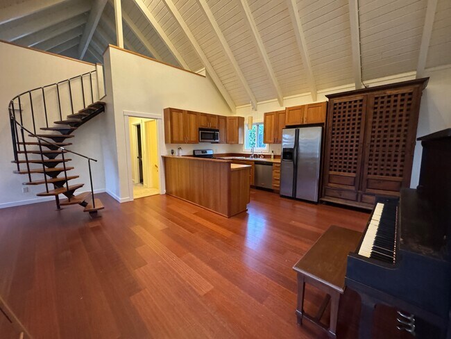 Building Photo - 11022 Palisades Ave SW