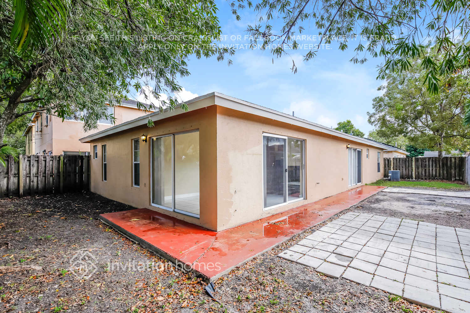 Building Photo - 10111 NW 57th Terrace