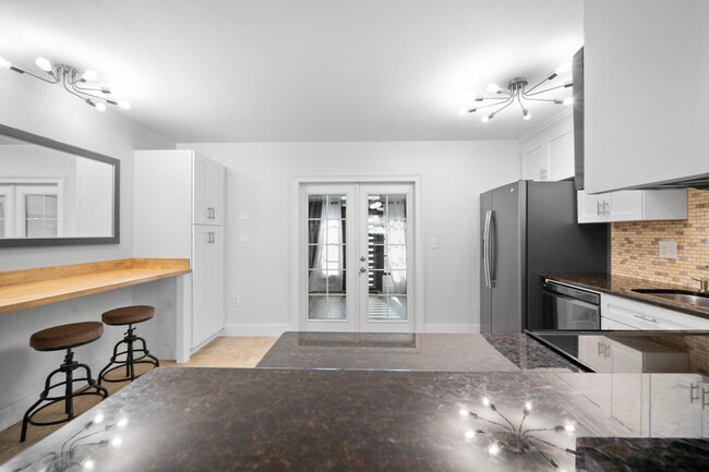 Building Photo - 11816 Cypress Hill Cir