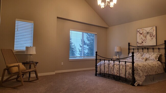 Primary Bedroom - 161 E Allynview Dr