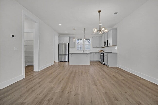 Building Photo - 266 Symphony Ave