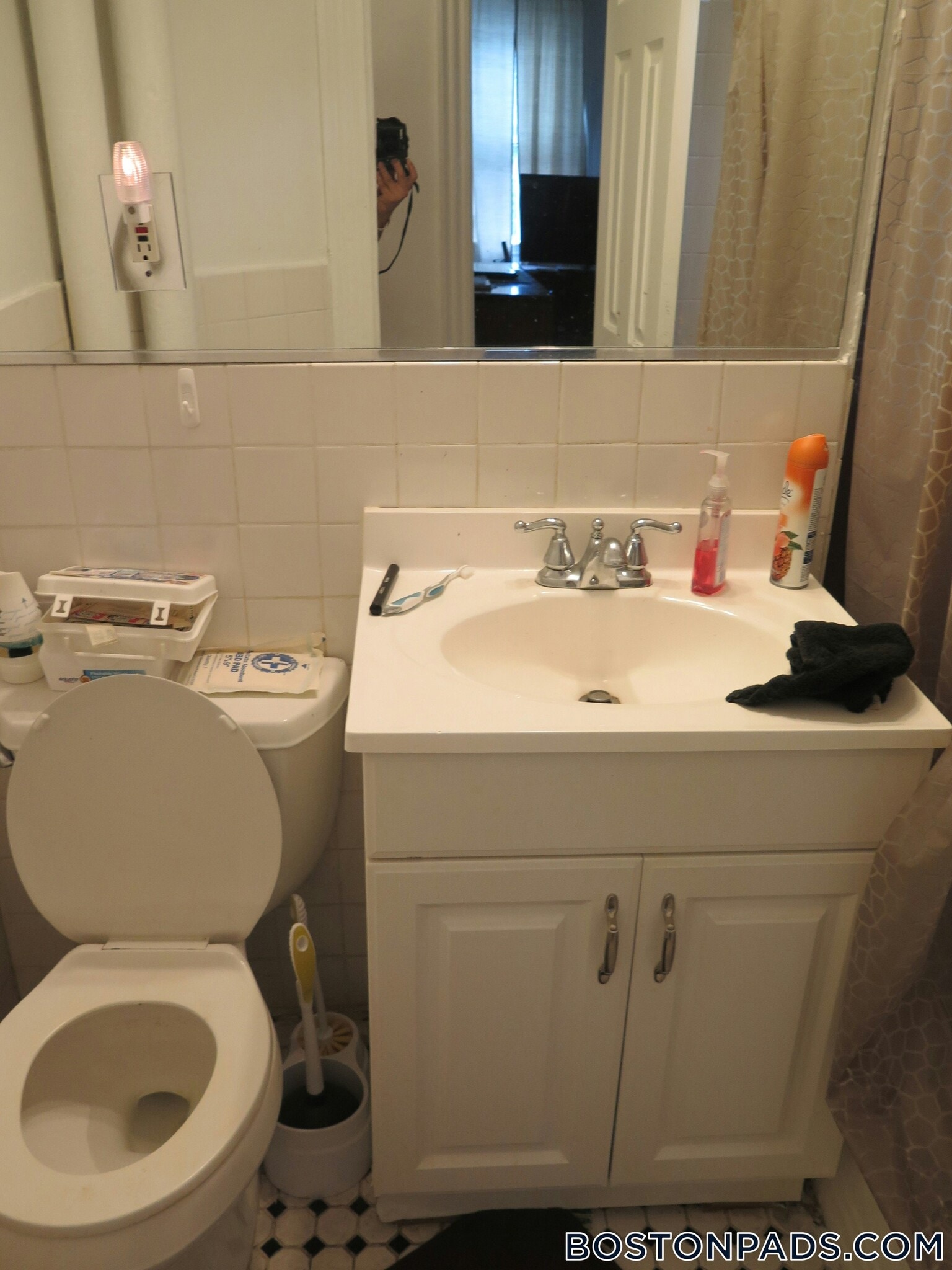 Building Photo - 149 Park Dr