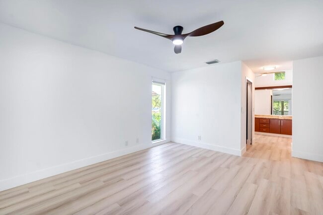 Building Photo - 10129 Canoe Brook Cir