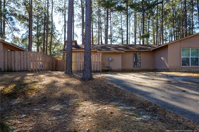 Building Photo - 613 Mosswood Ln