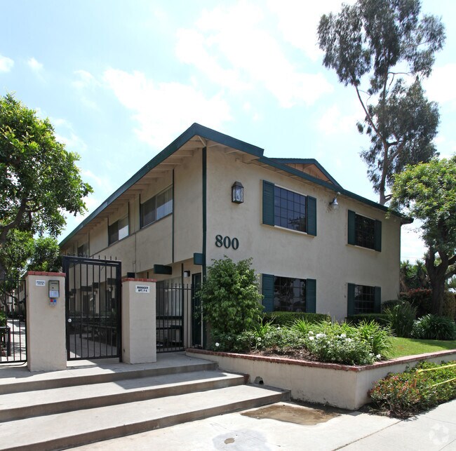 Townhouse Village Apartments Azusa, CA Apartment Finder