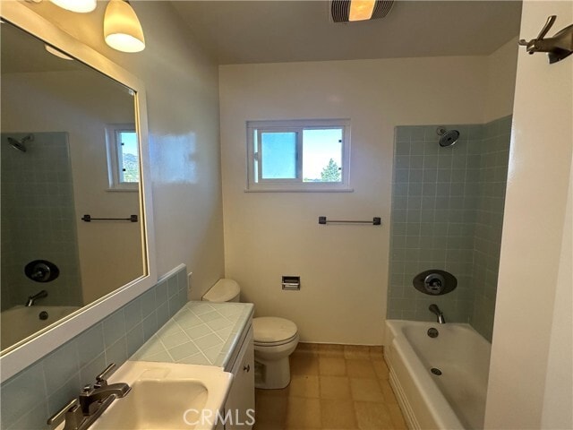 Building Photo - 2158 La Canada Crest Dr