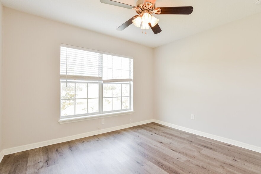 Building Photo - 4496 Manica Dr