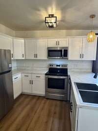 Building Photo - 205 W 25th St