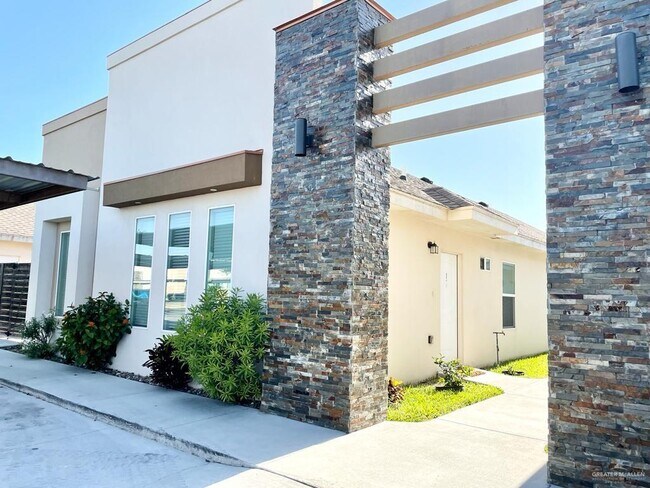 Primary Photo - 16 Javalina Ave