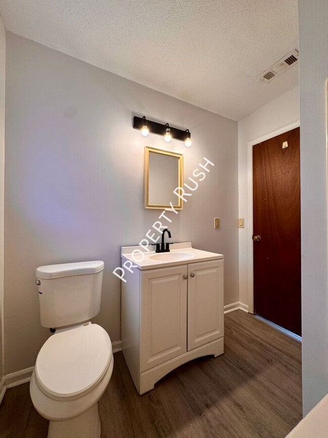 Building Photo - 5009 Marylin Ln