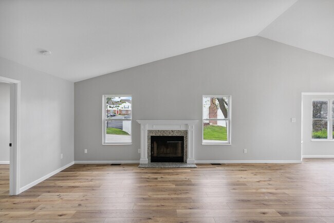 Building Photo - 103 Village Circle Dr